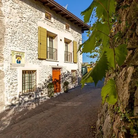Borgo Cantagallo Casa Ofelia Holiday home Tremosine